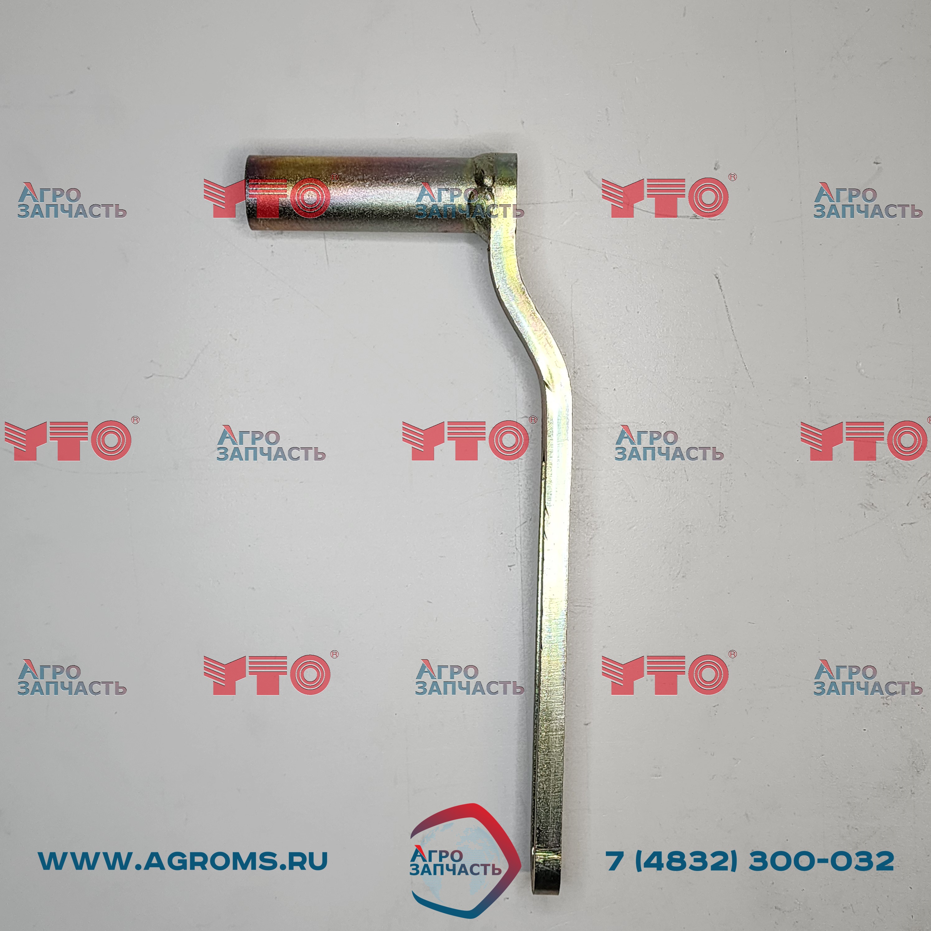 Кронштейн  регулировки ремня генератора YTO1304 240100179236  6M3ZU-T67.620100