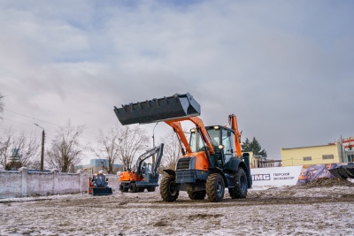 Экскаватор погрузчик TLB827