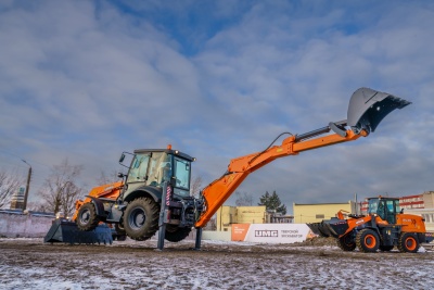 Экскаватор погрузчик TLB827