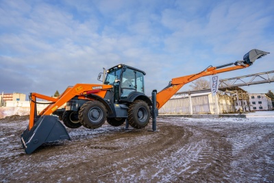 Экскаватор погрузчик TLB827